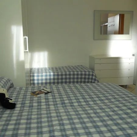 Family With Garden, Pool And Fireplace Appartement